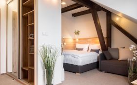 Club Apartments